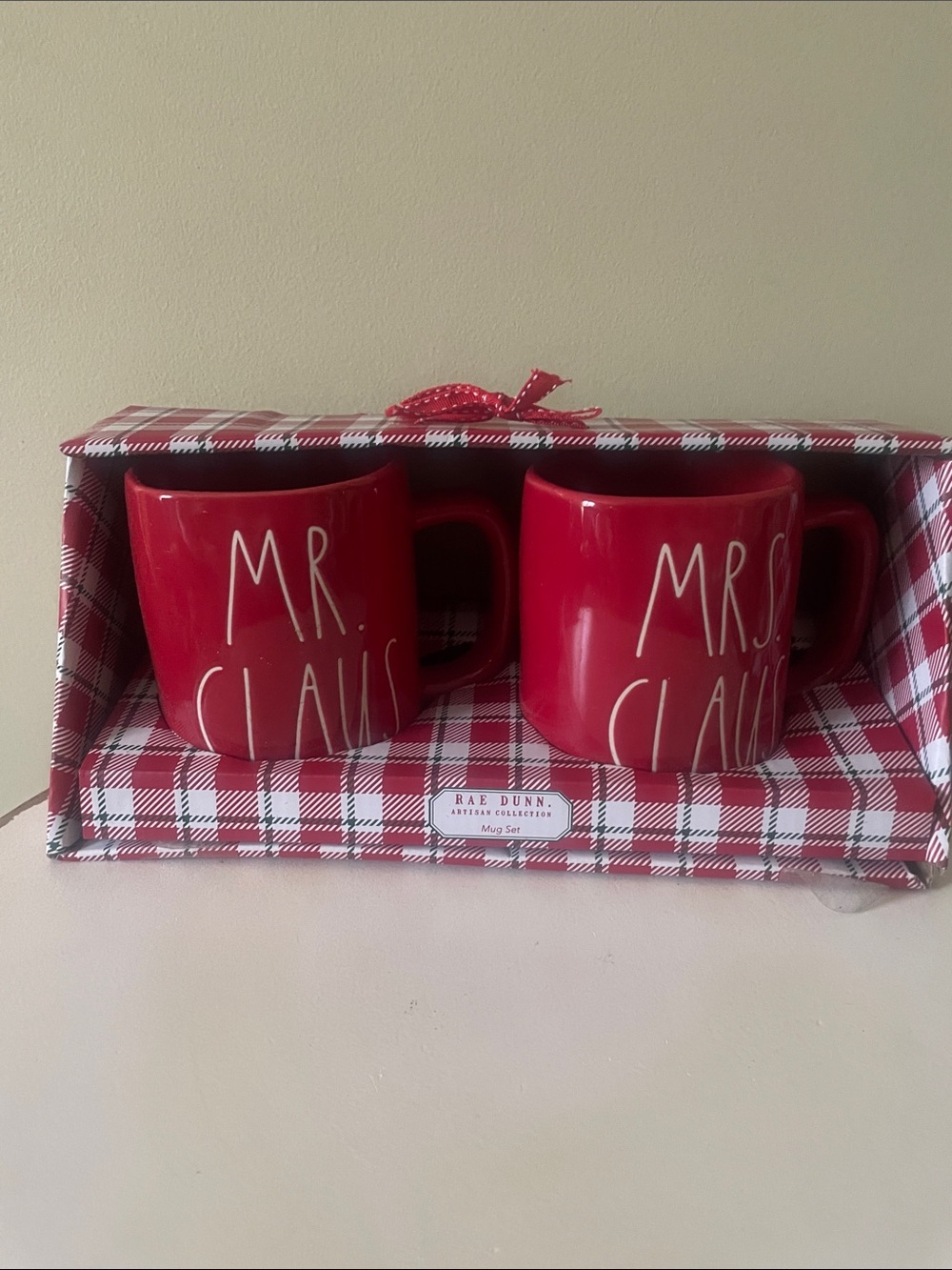 Mr. & Mrs. Claus mugs